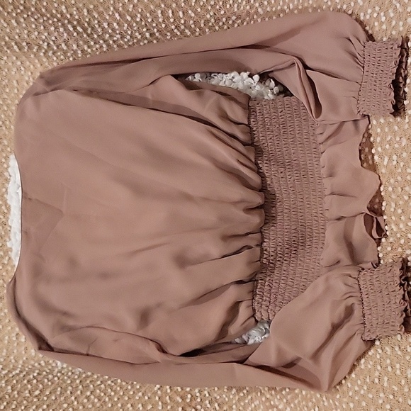 Japna Ruffle Blouse - Picture 9 of 10